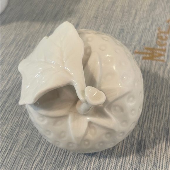 Vintage Blanc de Chine Style Ceramic Fruit Set – Lemon, Pear & Strawberry - Picture 3 of 13